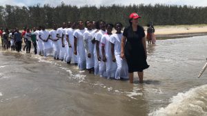Batismo em águas em Quelimane na Zambézia