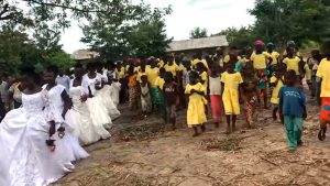 Gideões realizam o 2º casamento coletivo em Moçambique