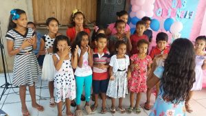 Evangelismo e doação de brinquedos no dia das crianças no Acre