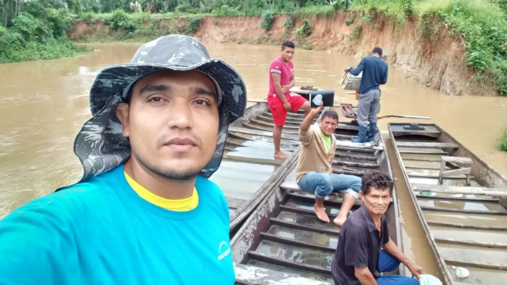 Trabalho missionário na comunidade do rio Rio Acurauá no Acre