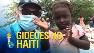 Gideões entrega cestas básicas no Haiti