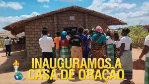 MISSIONÁRIA MARCIA DOS GIDEÕES INAUGURA CASA DE ORAÇÃO NA ÁFRICA